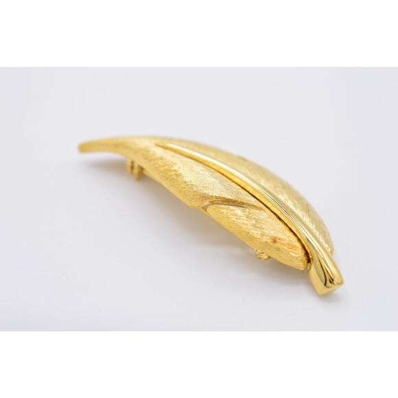 Givenchy Vintage Leaf Pin Brooch Brushed Gold Textured Chunky Signed 1980s Bin8 - Picture 8 of 11